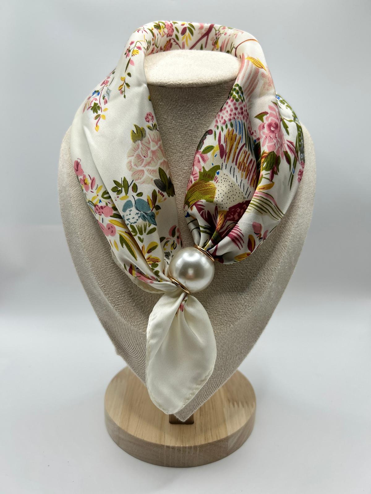 Florales Halstuch mit Perlenring