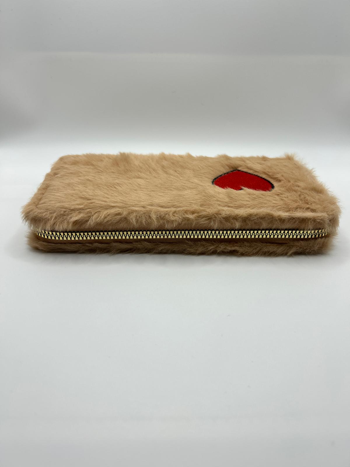 Beige Plüsch-Geldbörse mit Herzmotiv