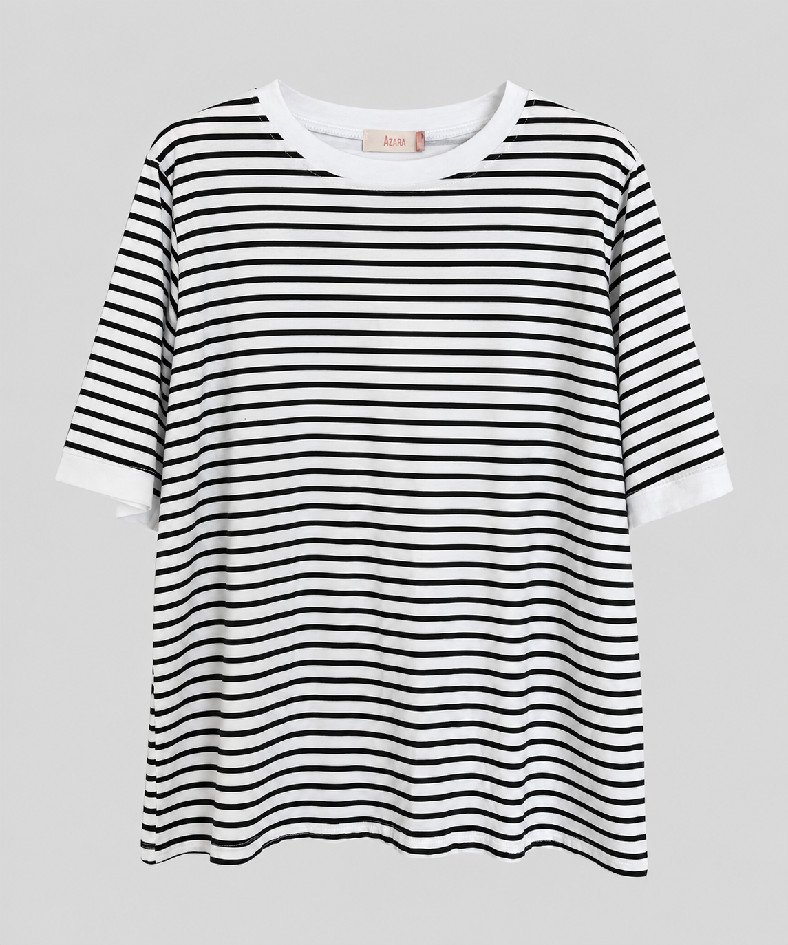 Weißes T-Shirt mit dunkelbraunen Streifen