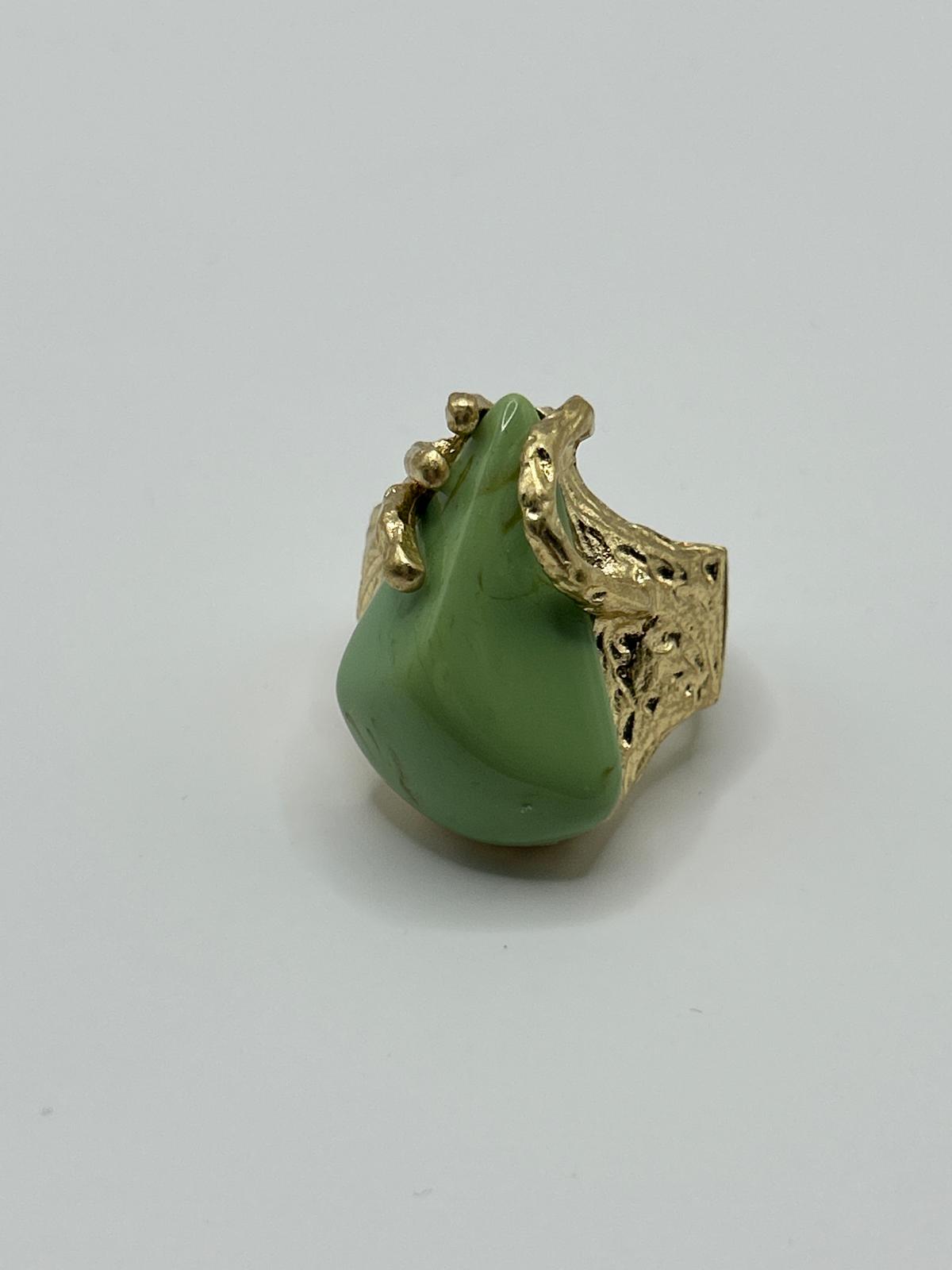 Statement-Ring mit Schmuckstein