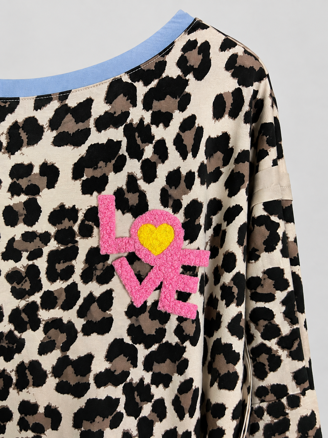 Leo-Shirt „LOVE“ von Zwillingsherz