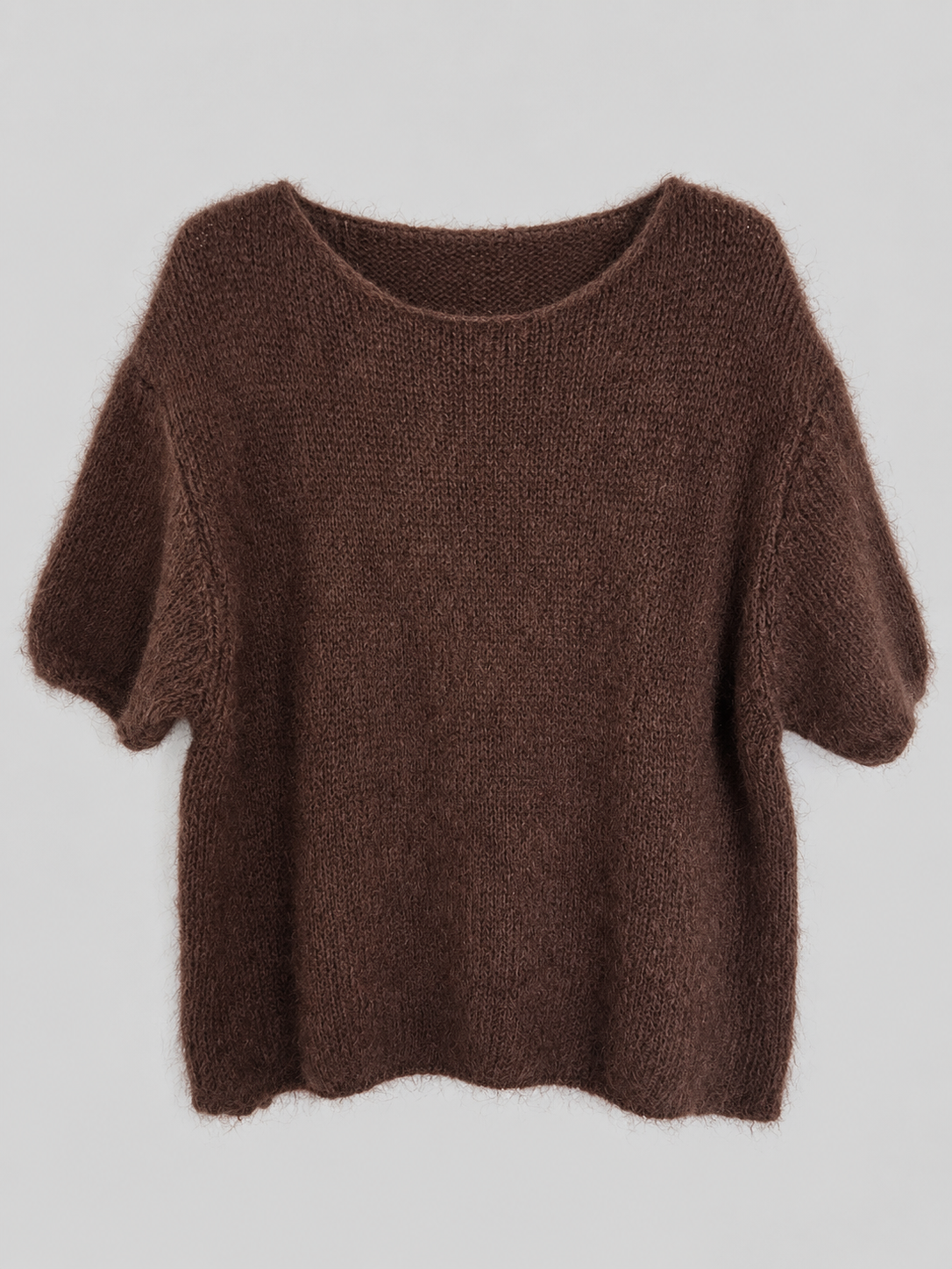 Brauner Mohair-Pullover mit kurzen Ballonärmeln