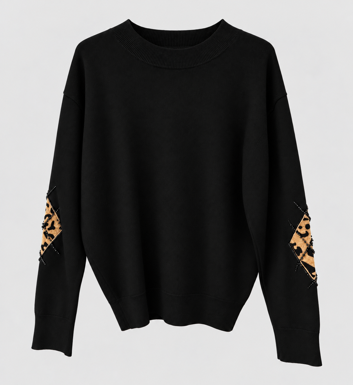 Pullover mit Leo-Details & Perlen – Creme