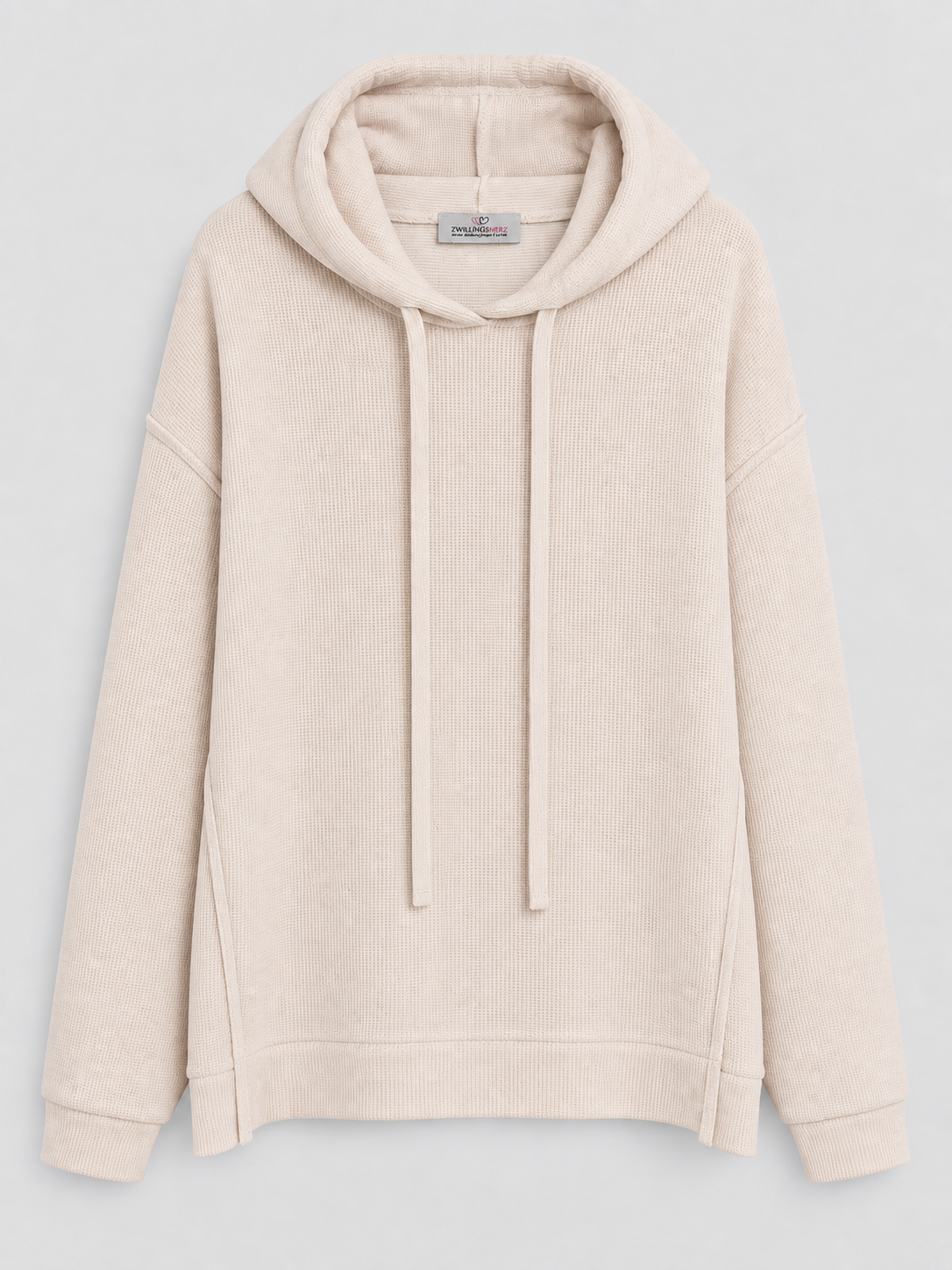 Flauschiger Oversize Hoodie von Zwillingsherz in hellem Beige